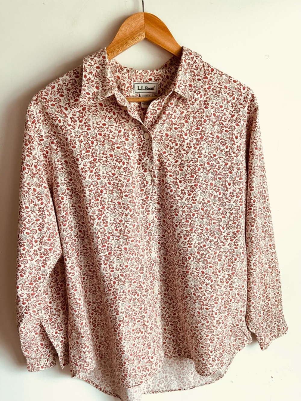L.L. Bean Women's Floral Button-Up Shirt in Rose & Cream, SZ L, Like New